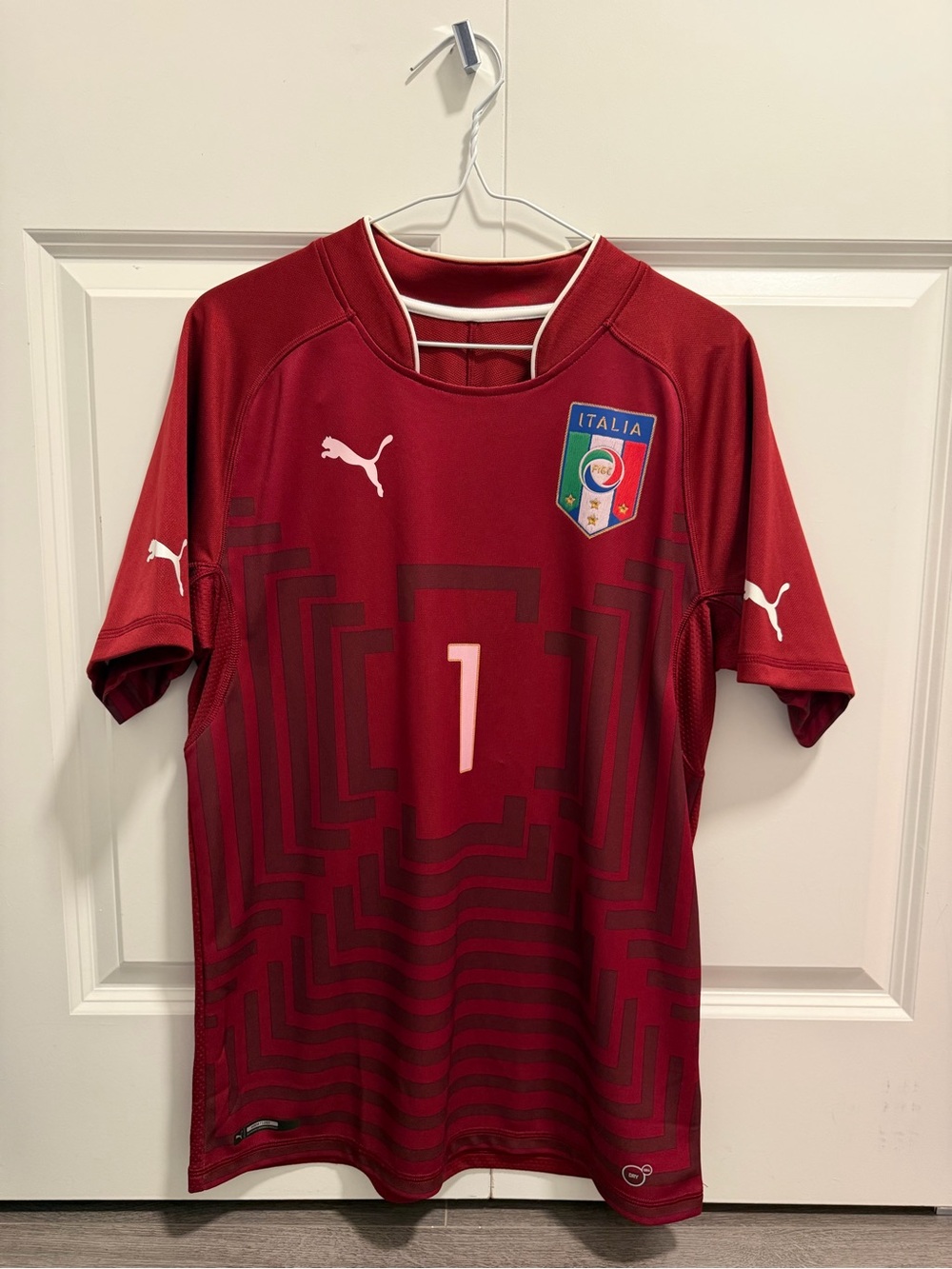 Puma Men’s Italy Maroon/Red Goalkeeper Jersey